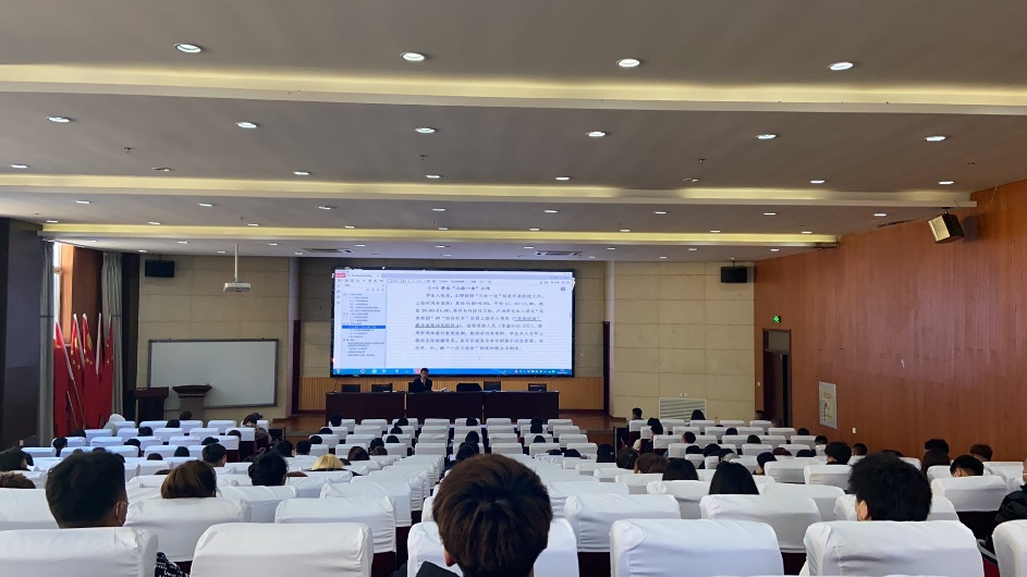 辅导员于沛弘为新生做防疫科普讲座